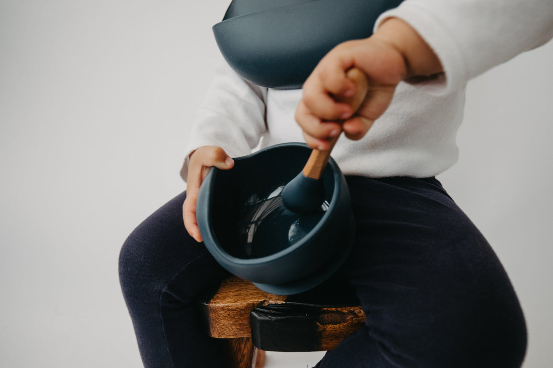 Narz Baby Bib, Bowl & Spoon Set Silicone Bib, Bowl & Spoon Set - Navy